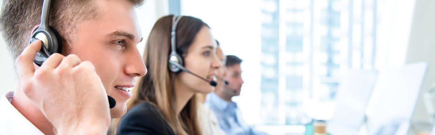 Équipe utilisant le standard Cely avec casques